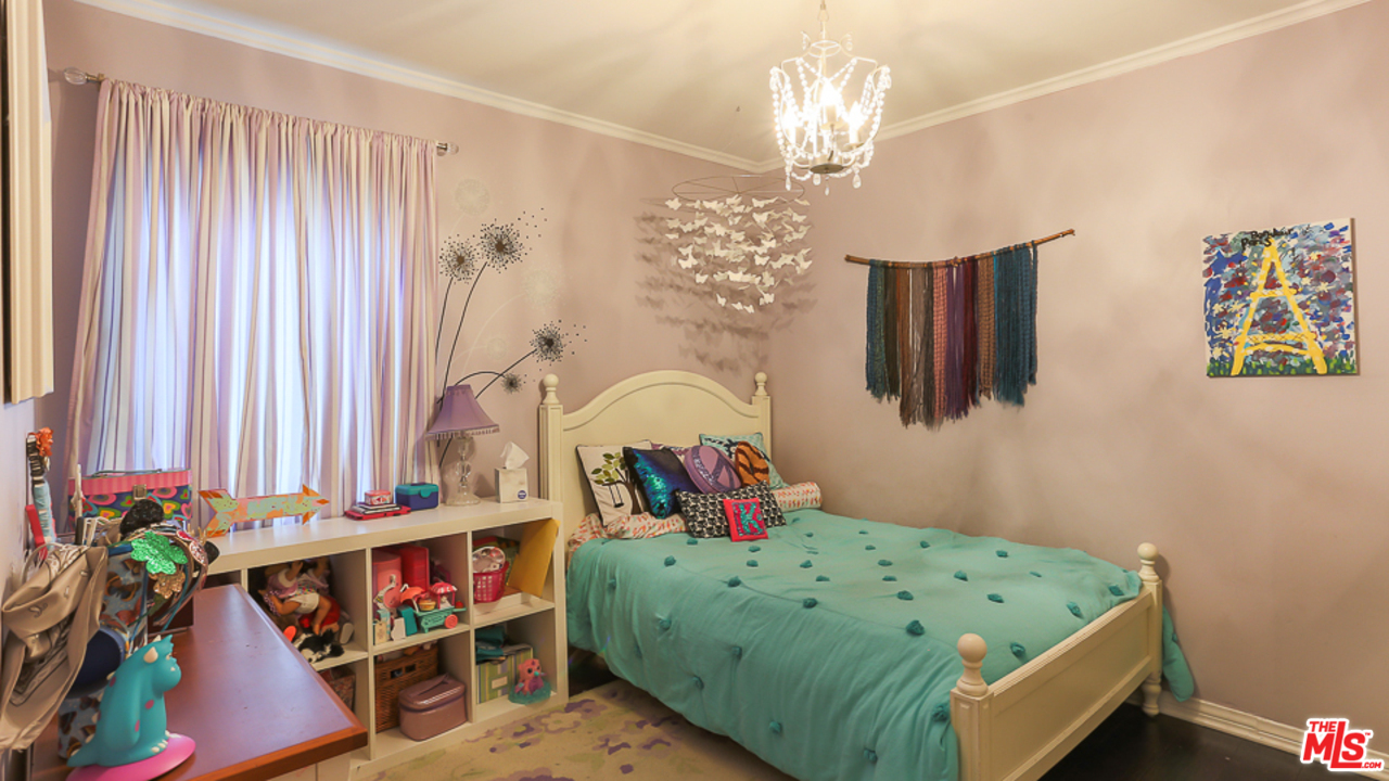 11758 Blix Street Valley Village, CA 91607 - Photo 22 of 32