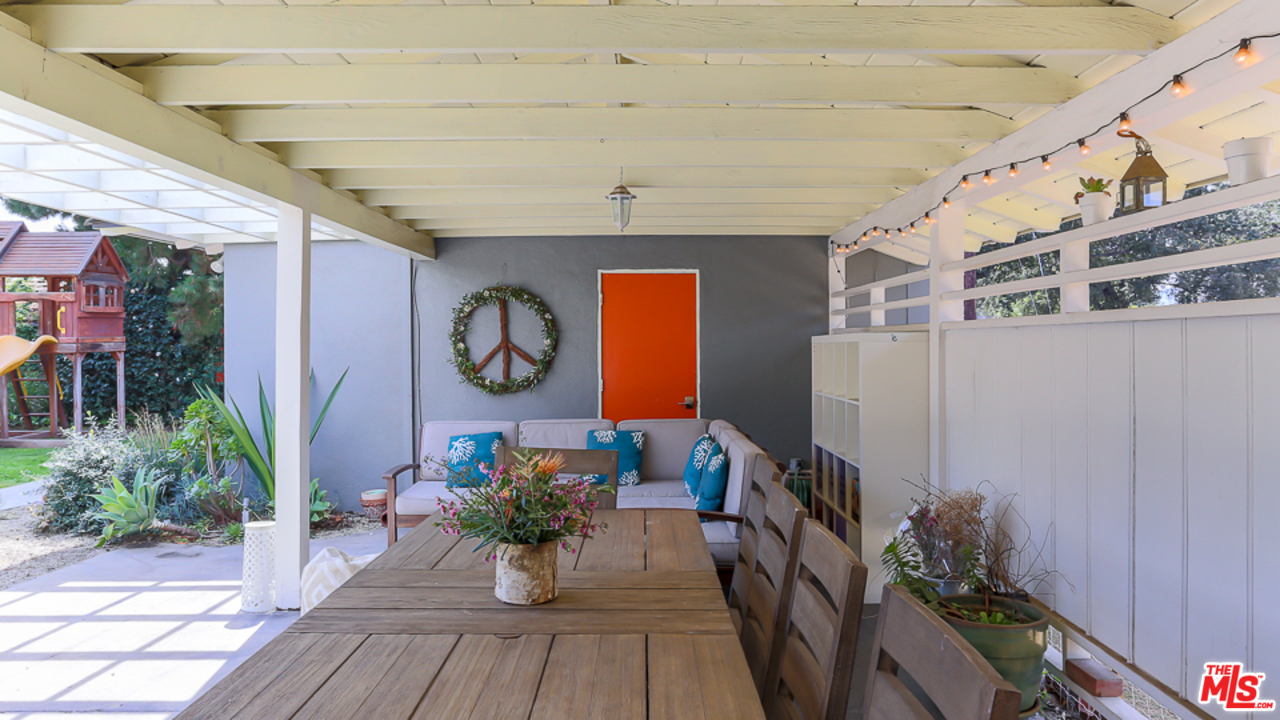 11758 Blix Street Valley Village, CA 91607 - Photo 25 of 32