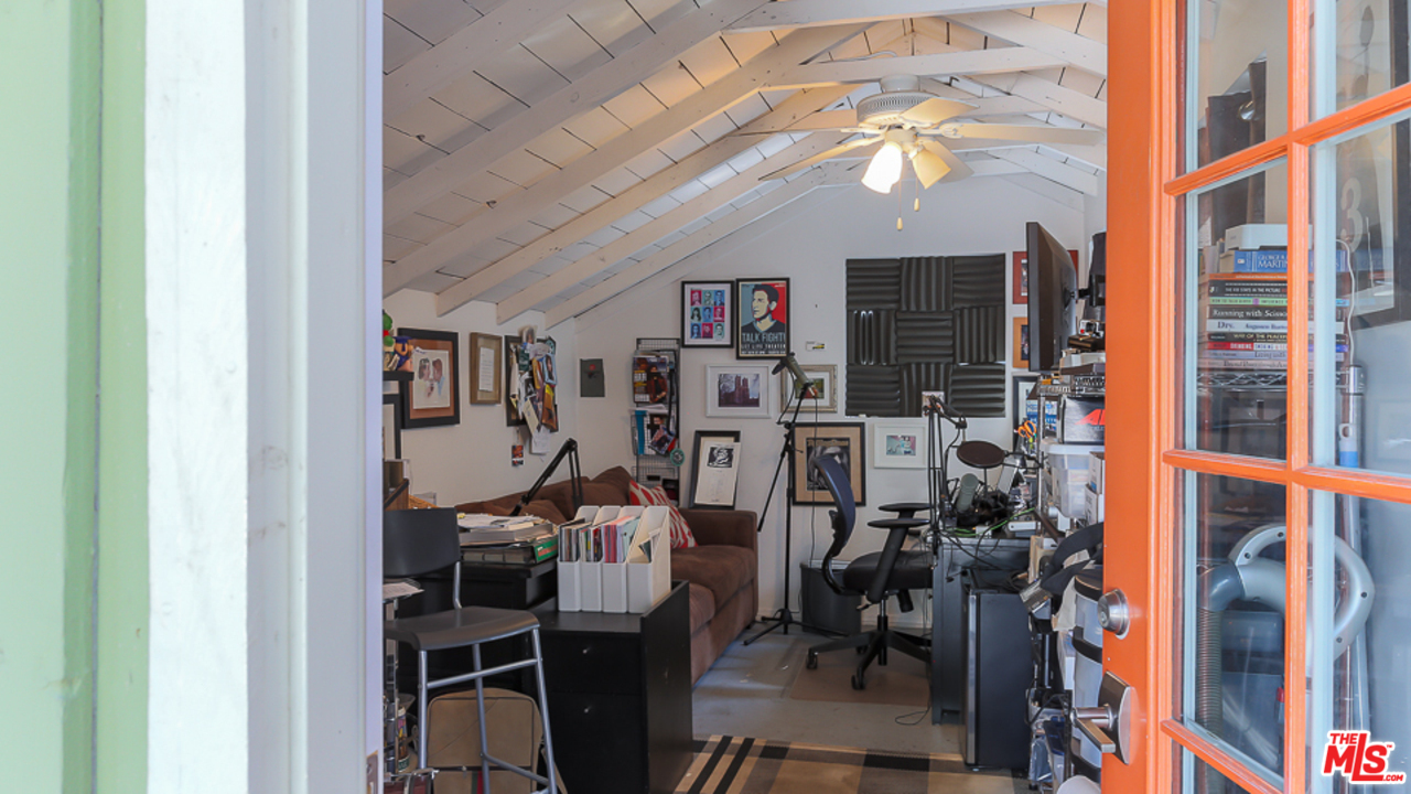 11758 Blix Street Valley Village, CA 91607 - Photo 27 of 32