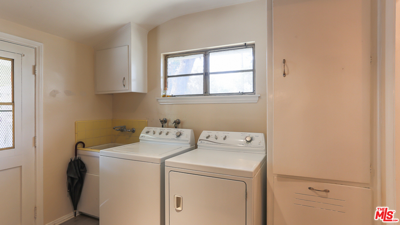 11758 Blix Street Valley Village, CA 91607 - Photo 32 of 32