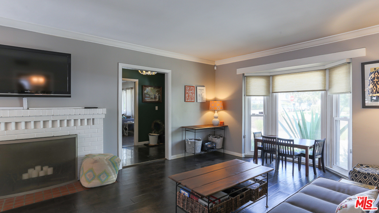 11758 Blix Street Valley Village, CA 91607 - Photo 5 of 32