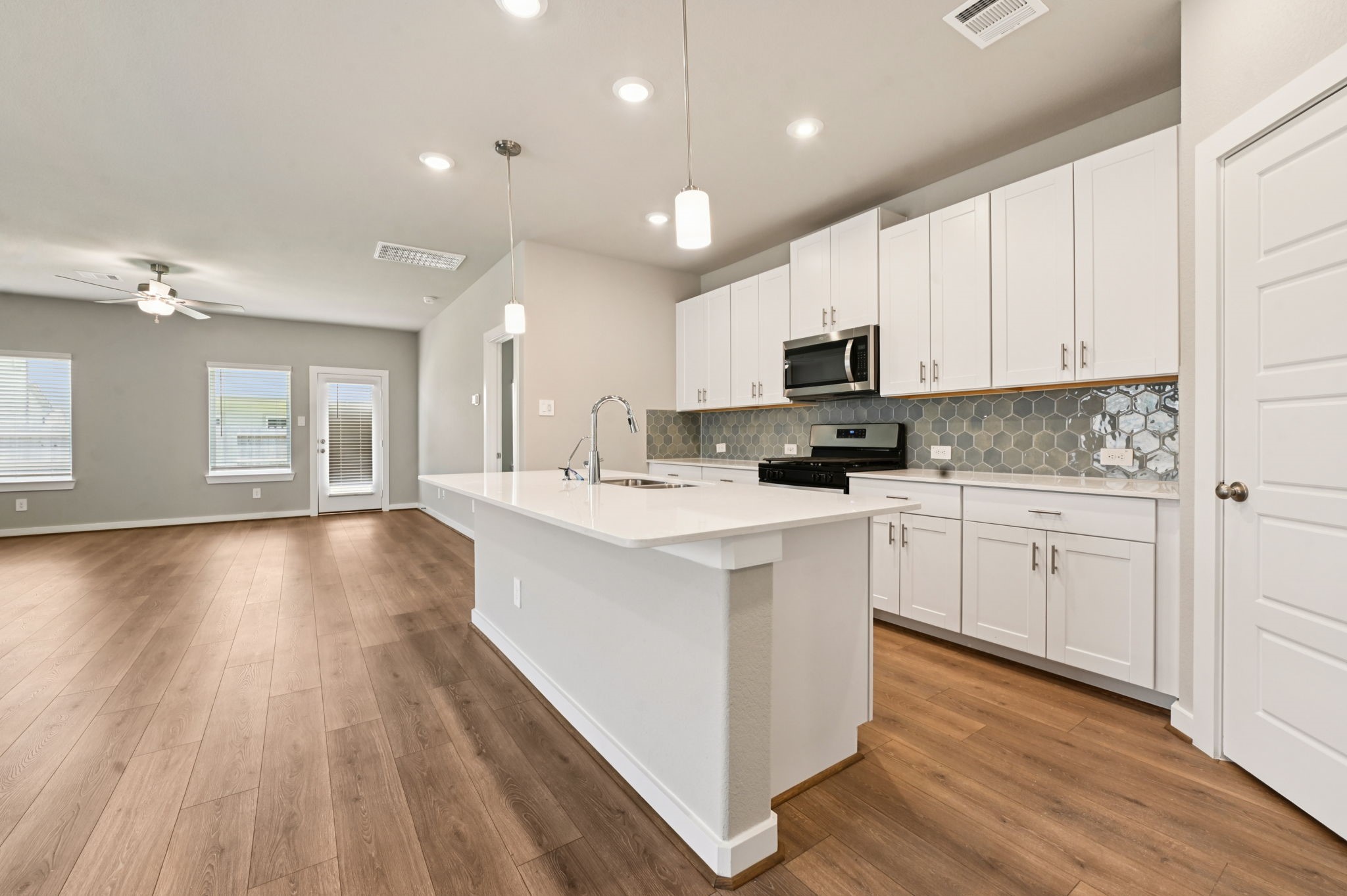 12011 Rushing Rdg Drive Baytown, TX 77523 - Photo 2 of 37