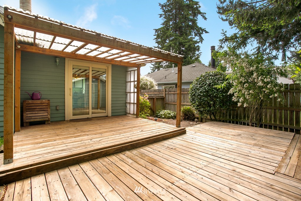 121 Union Court Northeast Renton, WA 98059 - Photo 18 of 21 a view of backyard with a balcony