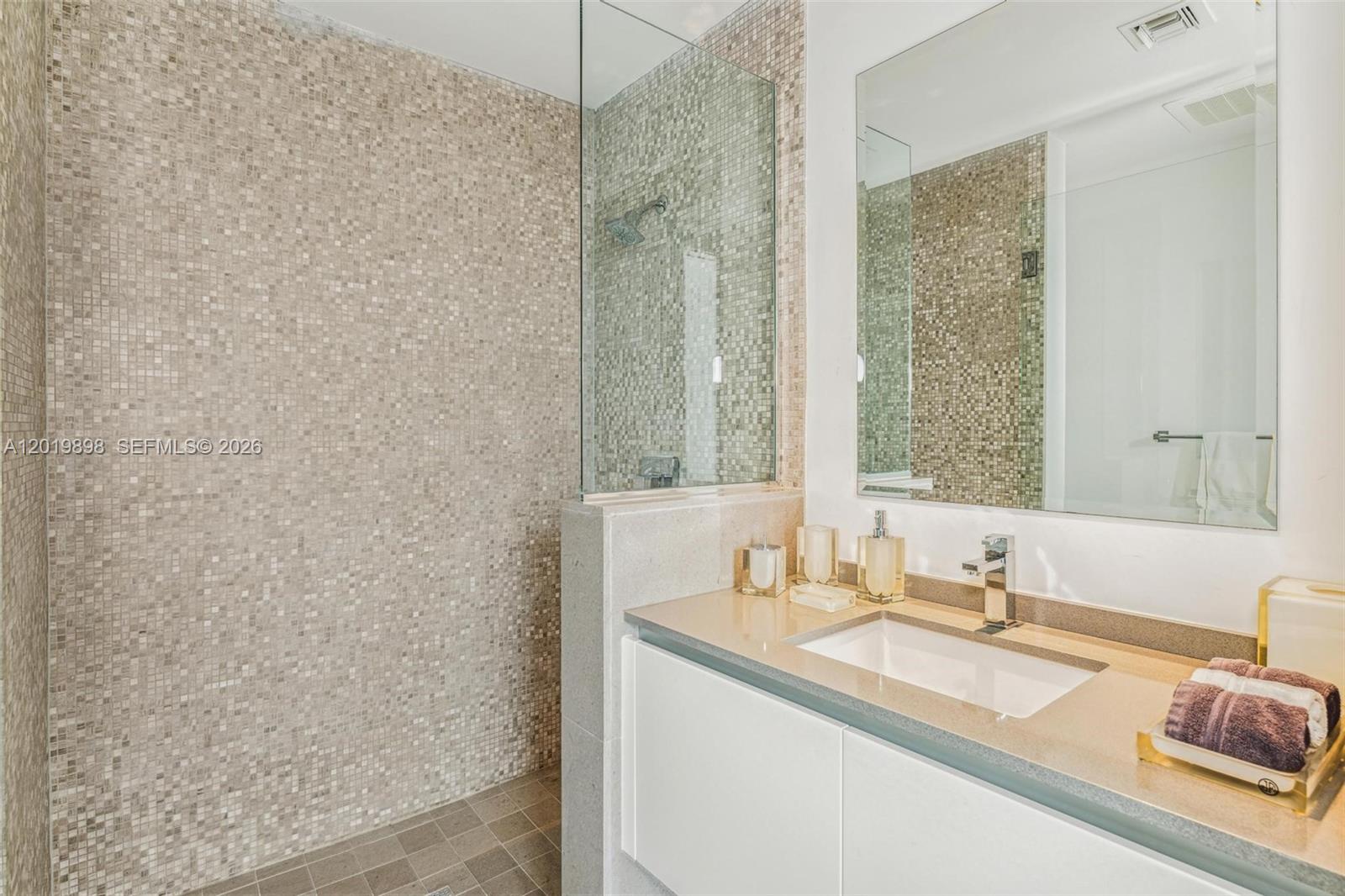 88 Southwest 7th Street, Unit 2111 Miami, FL 33130 - Photo 24 of 30