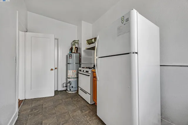 $2,500,000 | 3701 International Boulevard, Oakland, CA 94601