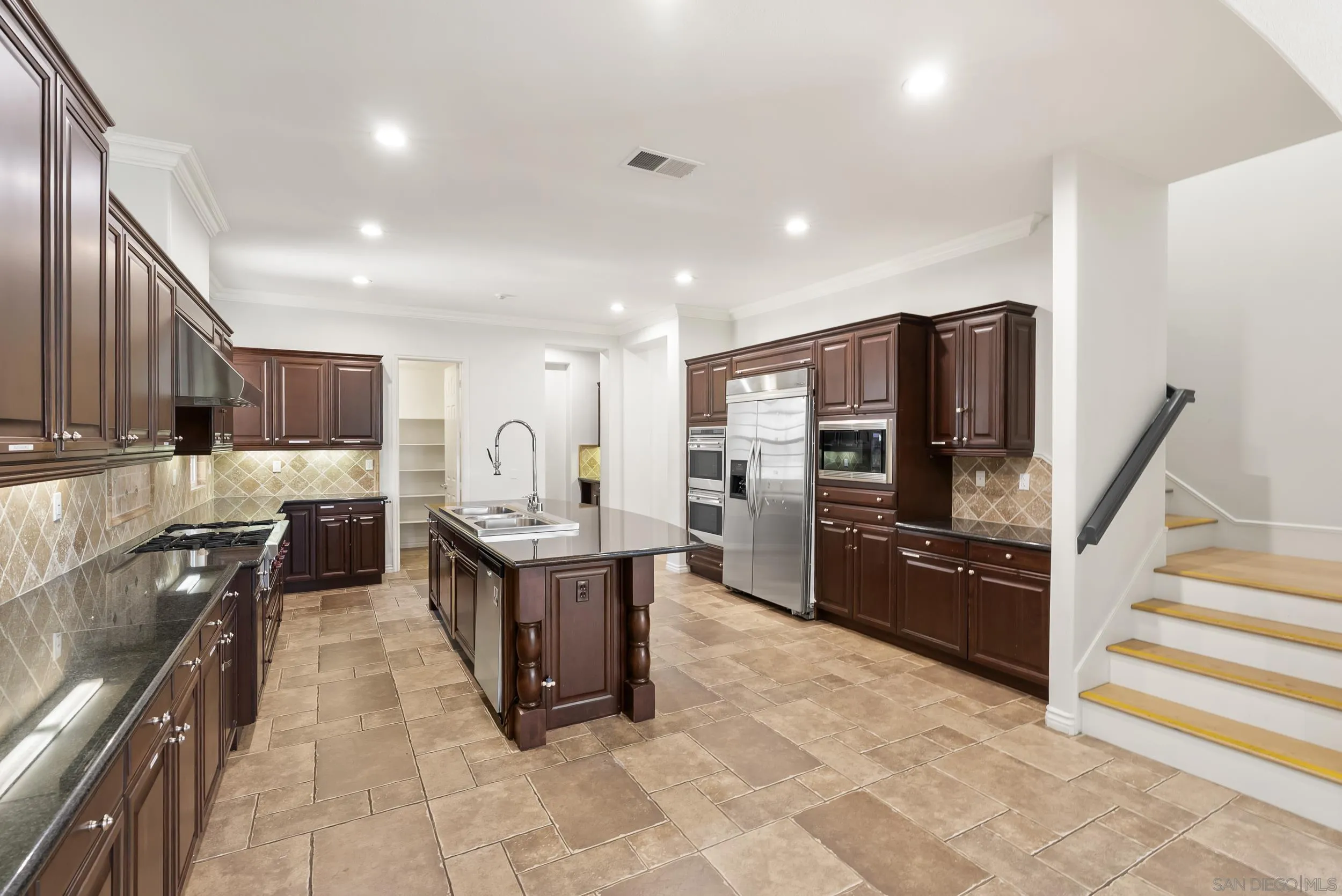 41455 Vía Del Monte Temecula, CA 92592 - Photo 12 of 75