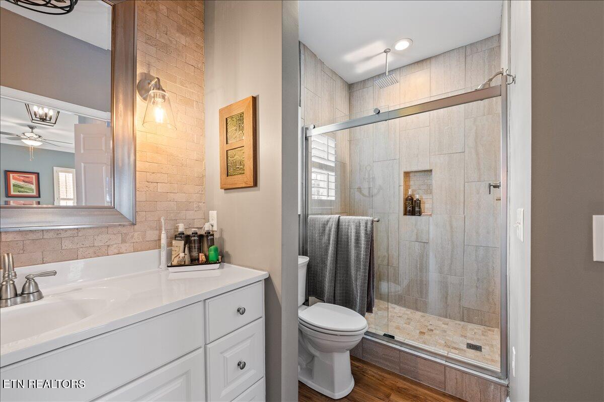 262 Bluff Trace Jacksboro, TN 37757 - Photo 13 of 50 Master Bath