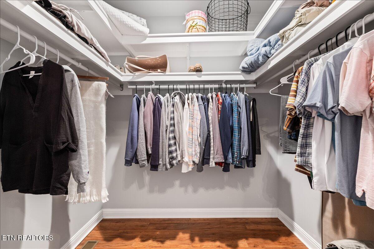 262 Bluff Trace Jacksboro, TN 37757 - Photo 14 of 50 Master Closet
