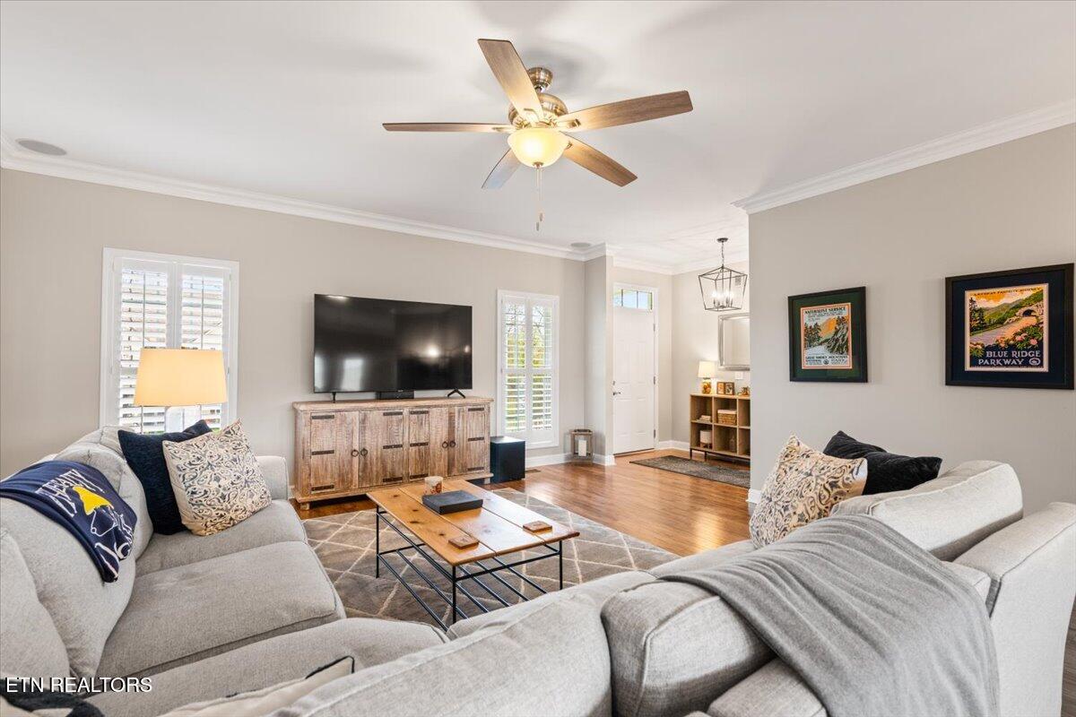 262 Bluff Trace Jacksboro, TN 37757 - Photo 29 of 50 Living room