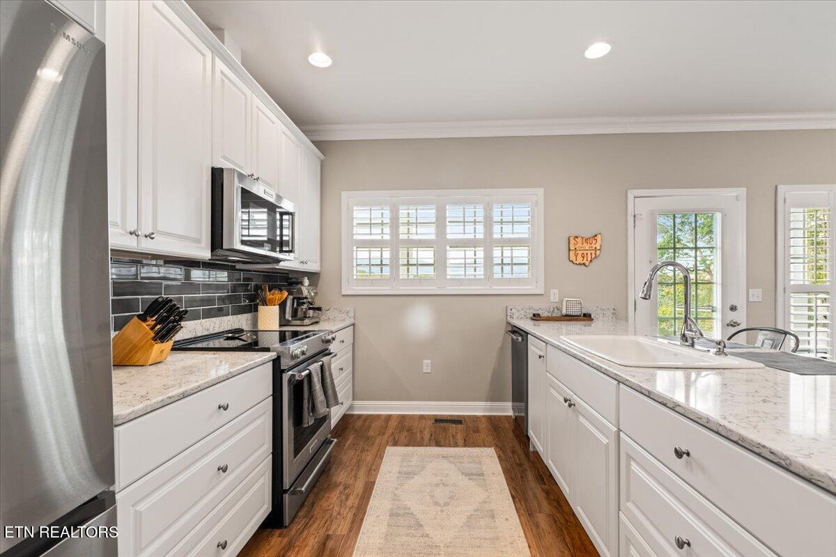 262 Bluff Trace Jacksboro, TN 37757 - Photo 32 of 50 Kitchen