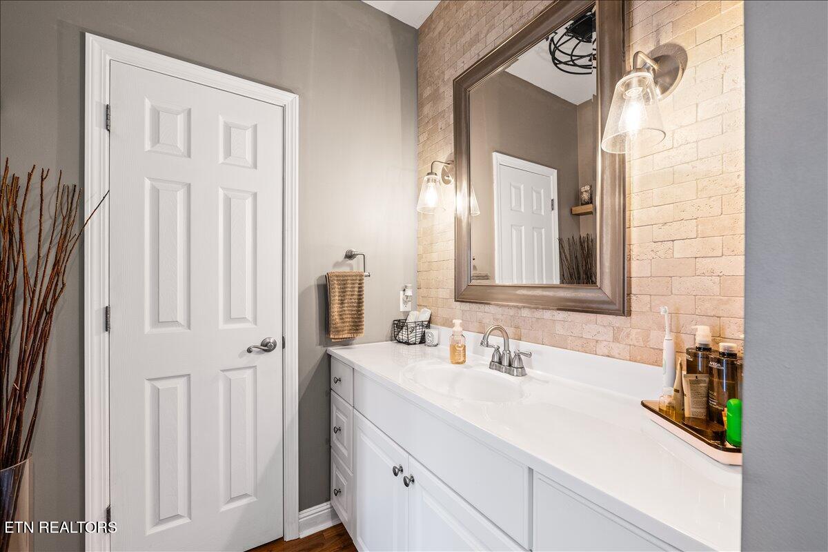 262 Bluff Trace Jacksboro, TN 37757 - Photo 37 of 50 Master Bath