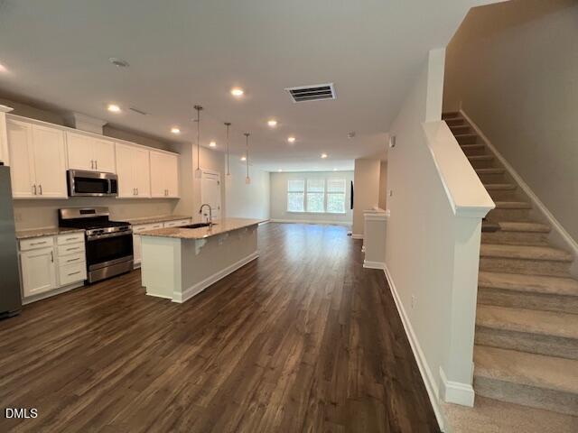 2819 Macbeth Lane Apex, NC 27502 - Photo 19 of 62 2819 Macbeth Apex - 43