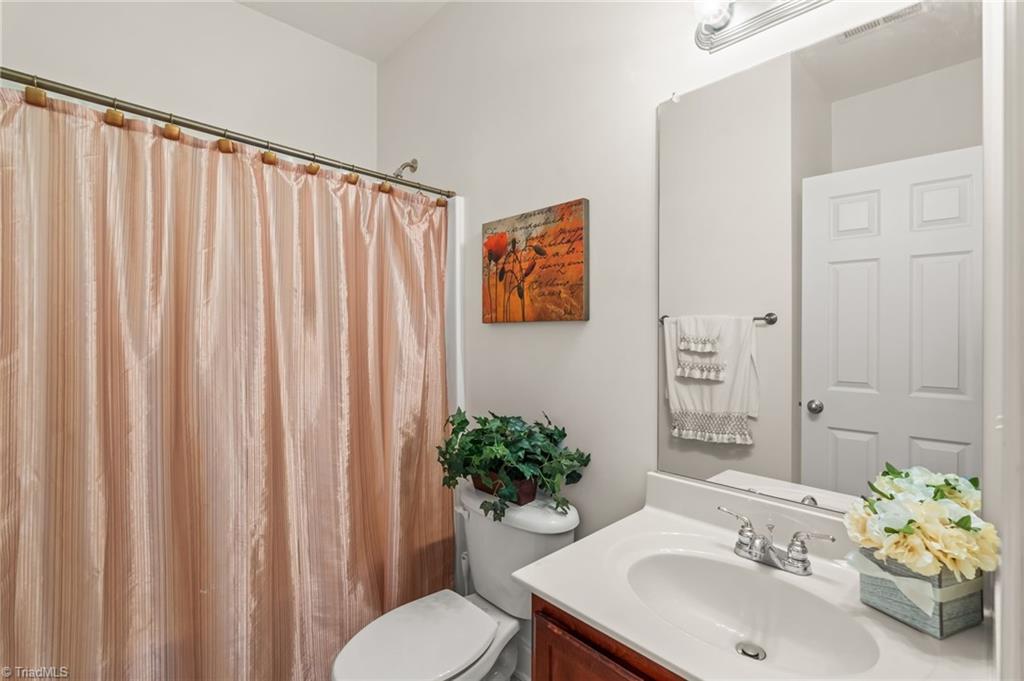 3532 Sagedale Court High Point, NC 27265 - Photo 20 of 41 Main level Full Bath