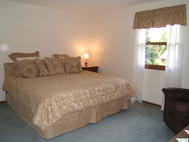 6298 Feder Road Columbus, OH 43228 - Photo 9 of 16 Gallery Image 9