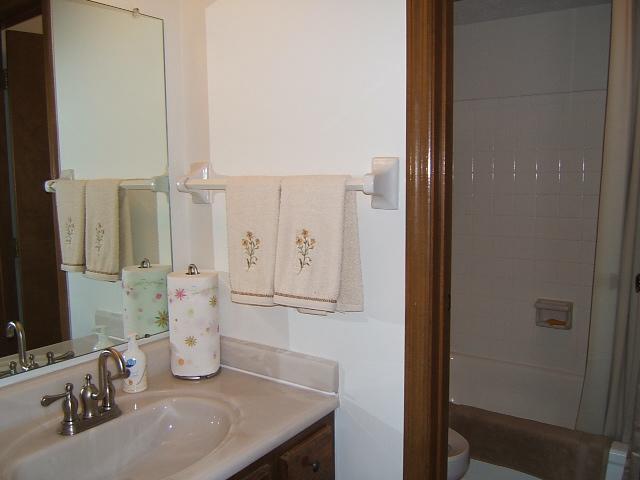 6298 Feder Road Columbus, OH 43228 - Photo 10 of 16 Gallery Image 10