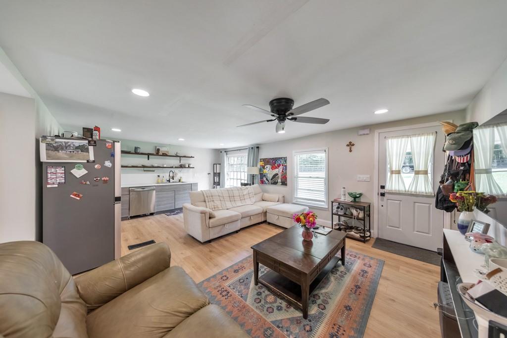 7715 Midway Road Alpharetta, GA 30004 - Photo 5 of 28 Gallery Image 5