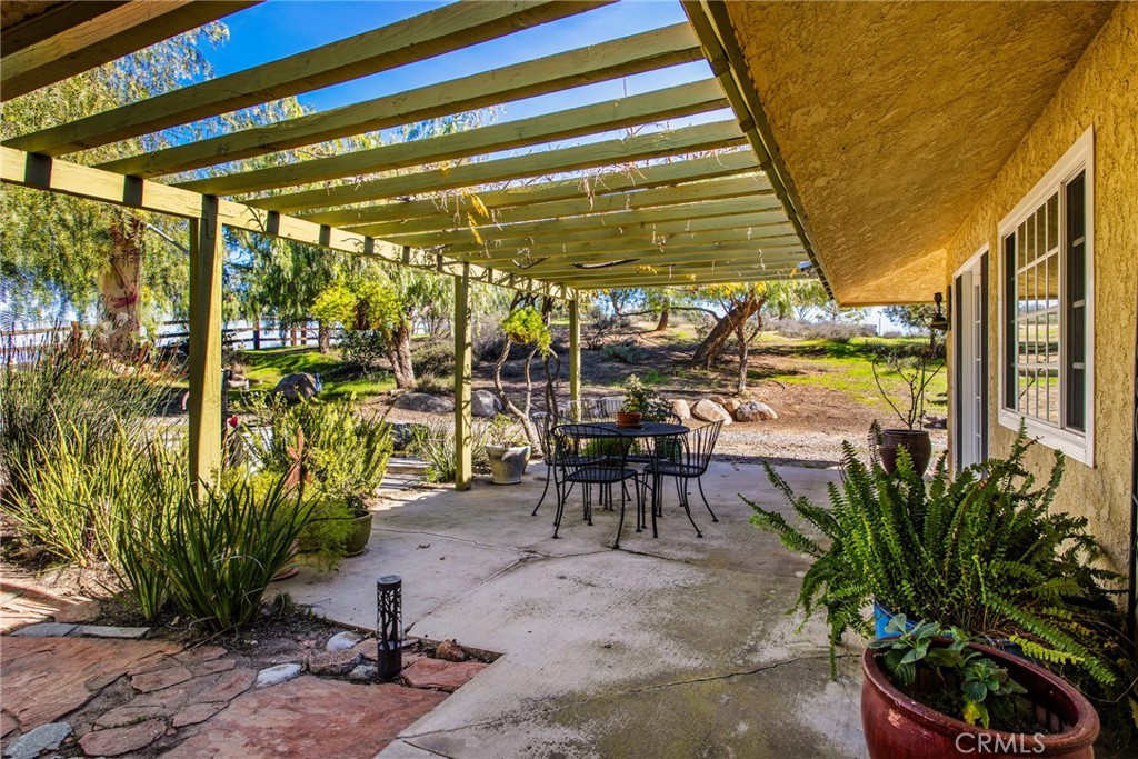 16995 Rocky Glen Road Perris, CA 92570 - Photo 3 of 71