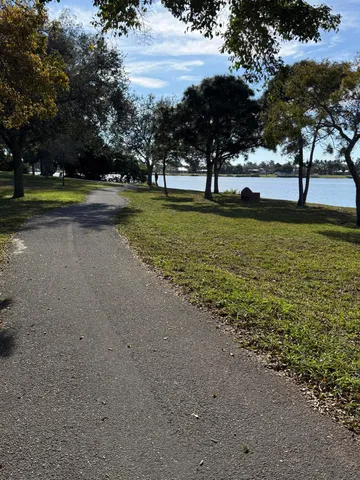 $1,500 | 2960 Lake Osborne Drive, Unit 209, Lake Worth Beach, FL 33461