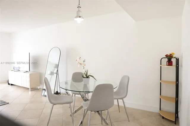 $3,250 | 1420 Brickell Bay Drive, Unit 1506D, Miami, FL 33131