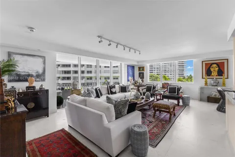 $1,499,000 | 200 Ocean Ln Drive, Unit 409, Key Biscayne, FL 33149