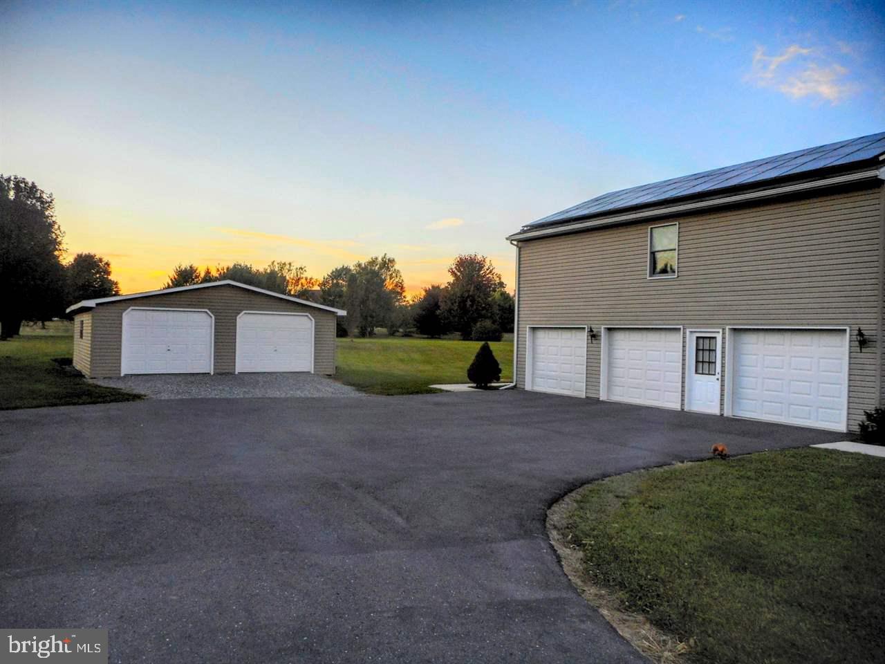 688 South Middlesex Road Carlisle, PA 17015 - Photo 3 of 25 Gallery Image 3