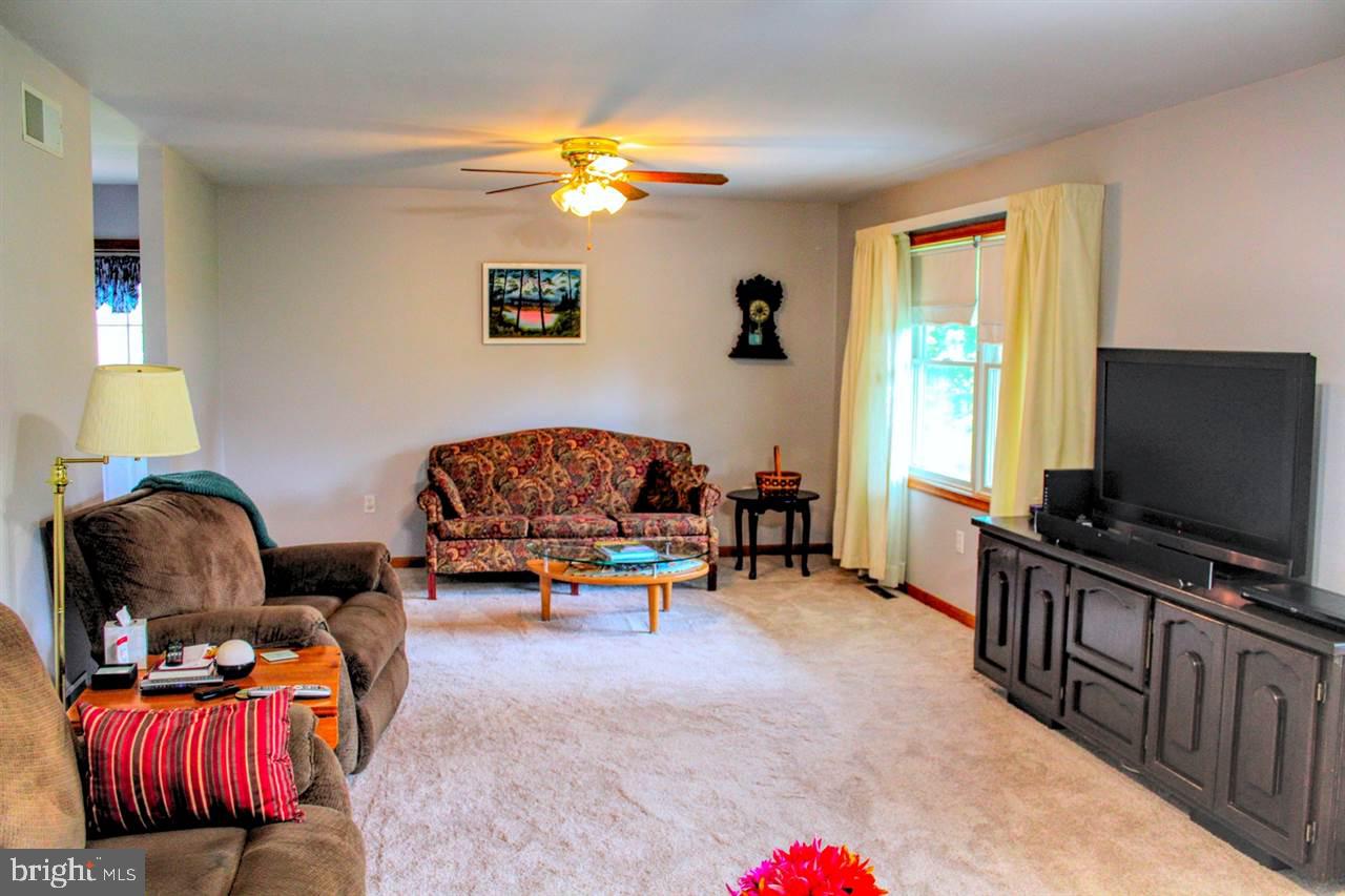 688 South Middlesex Road Carlisle, PA 17015 - Photo 5 of 25 Gallery Image 5