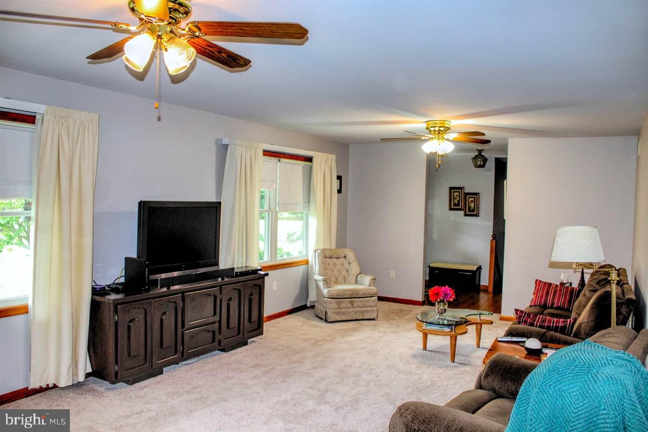 688 South Middlesex Road Carlisle, PA 17015 - Photo 6 of 25 Gallery Image 6