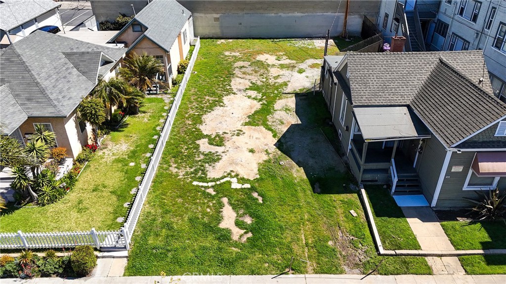 414 Linden Avenue Long Beach, CA 90802 - Photo 8 of 14 an aerial view of residential houses with outdoor space
