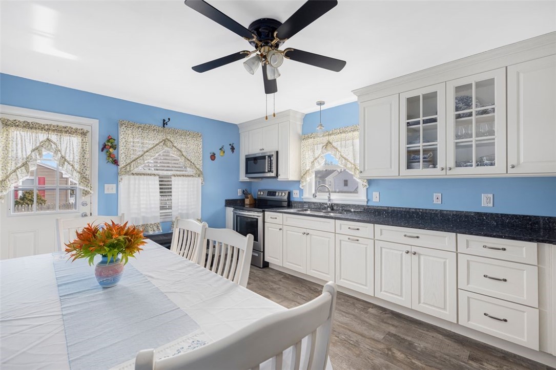 123 Beardsworth Road Tiverton, RI 02878 - Photo 16 of 40