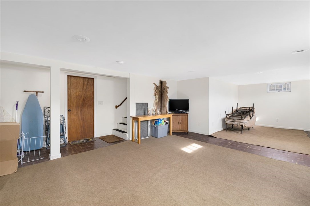 123 Beardsworth Road Tiverton, RI 02878 - Photo 26 of 40
