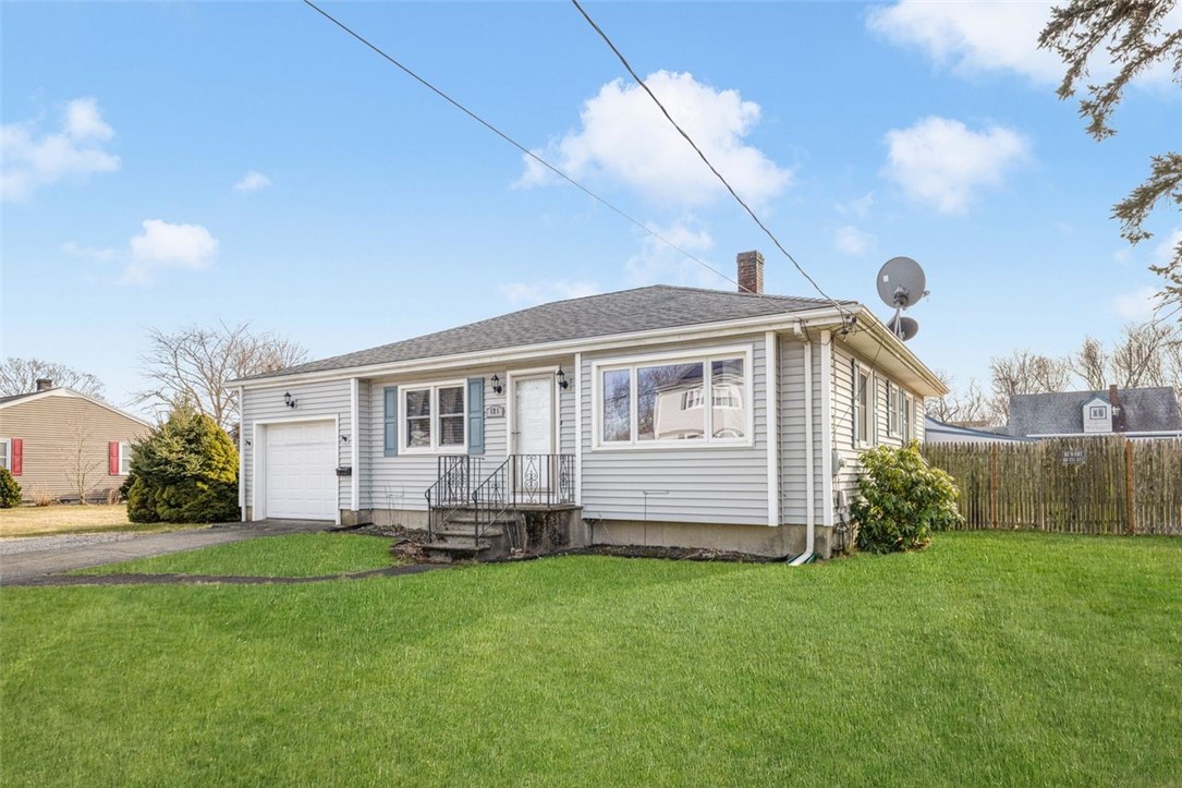 123 Beardsworth Road Tiverton, RI 02878 - Photo 3 of 40
