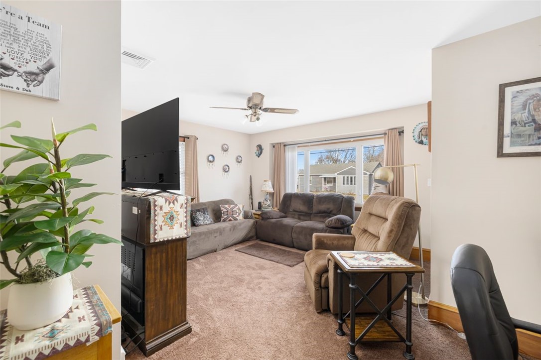 123 Beardsworth Road Tiverton, RI 02878 - Photo 5 of 40
