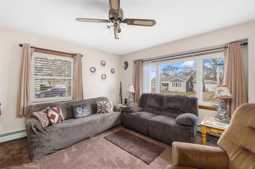 123 Beardsworth Road Tiverton, RI 02878 - Photo 6 of 40