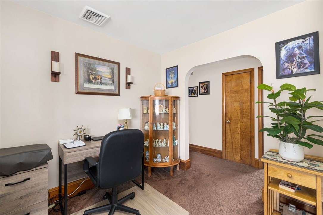 123 Beardsworth Road Tiverton, RI 02878 - Photo 10 of 40