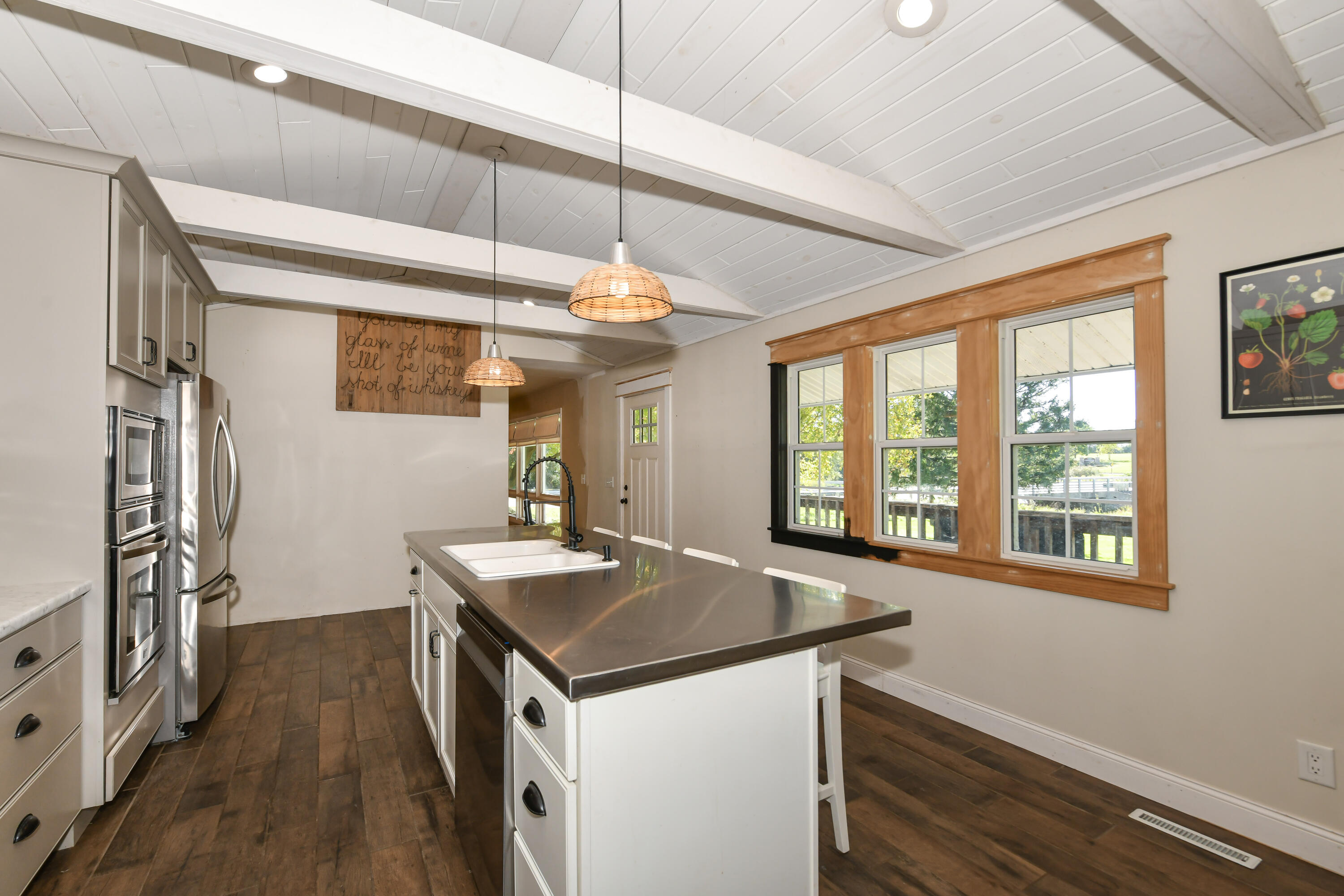 3405 County Rd O South Delavan, WI 53115 - Photo 6 of 39 Kitchen