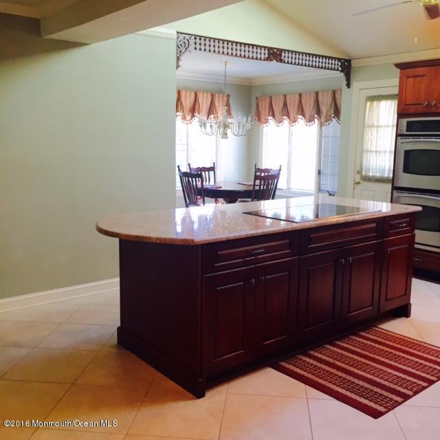 18 Queen Ann Road Brick, NJ 08723 - Photo 4 of 23 18 queen ann 7