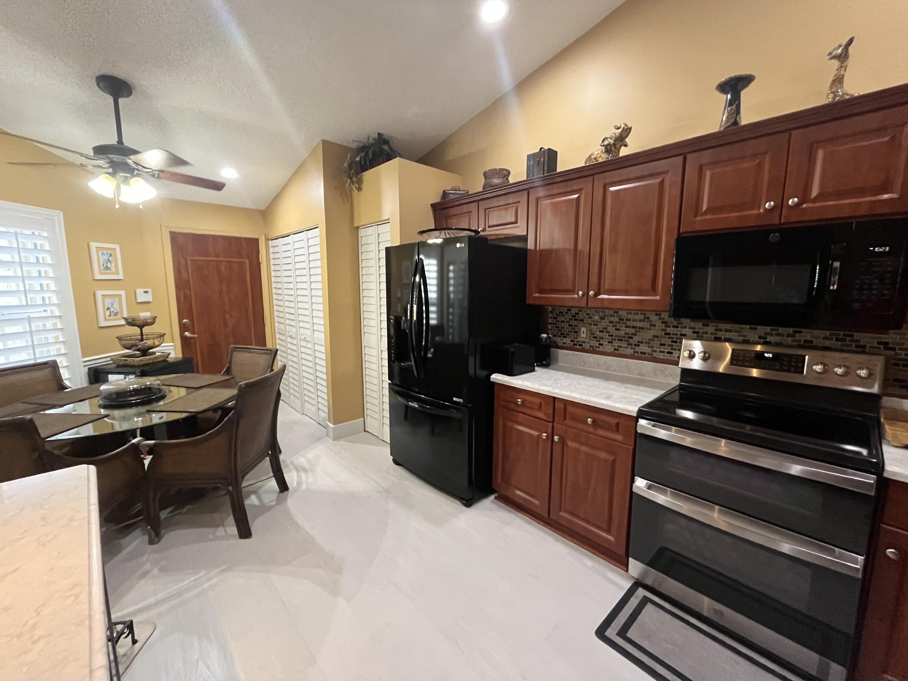 6108 Petunia Road Delray Beach, FL 33484 - Photo 3 of 35 kitchen
