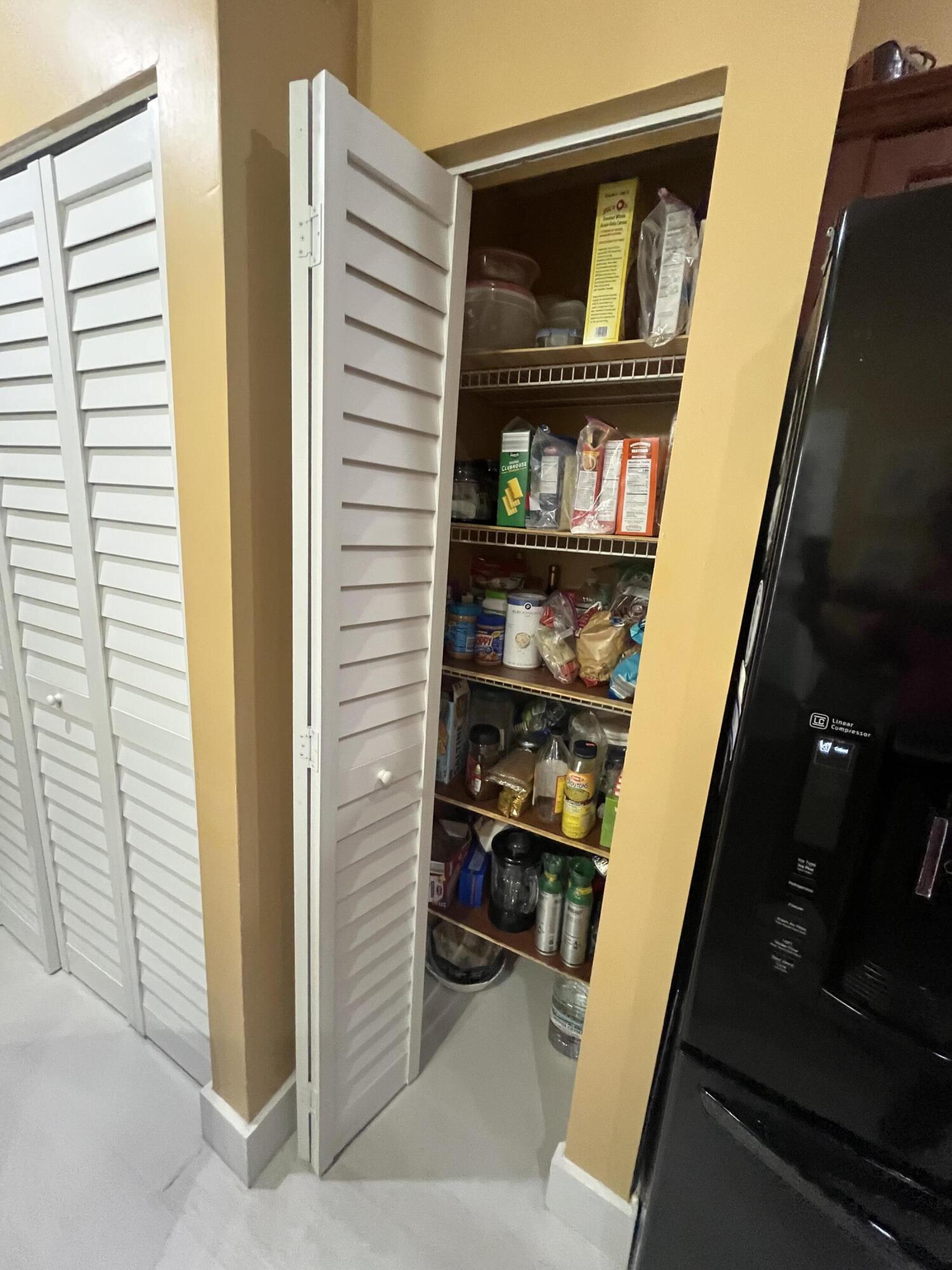 6108 Petunia Road Delray Beach, FL 33484 - Photo 9 of 35 kitchen