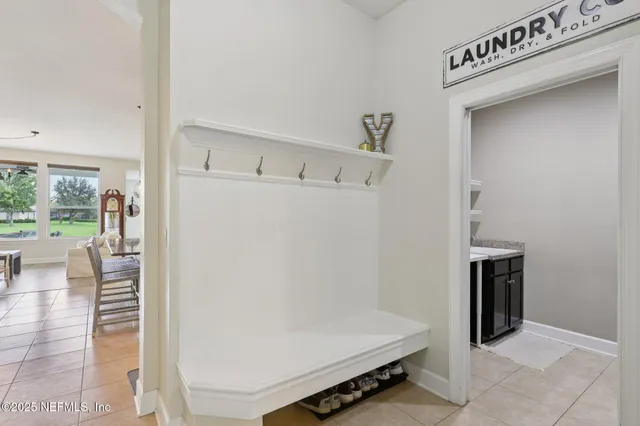 a view of livingroom with furniture