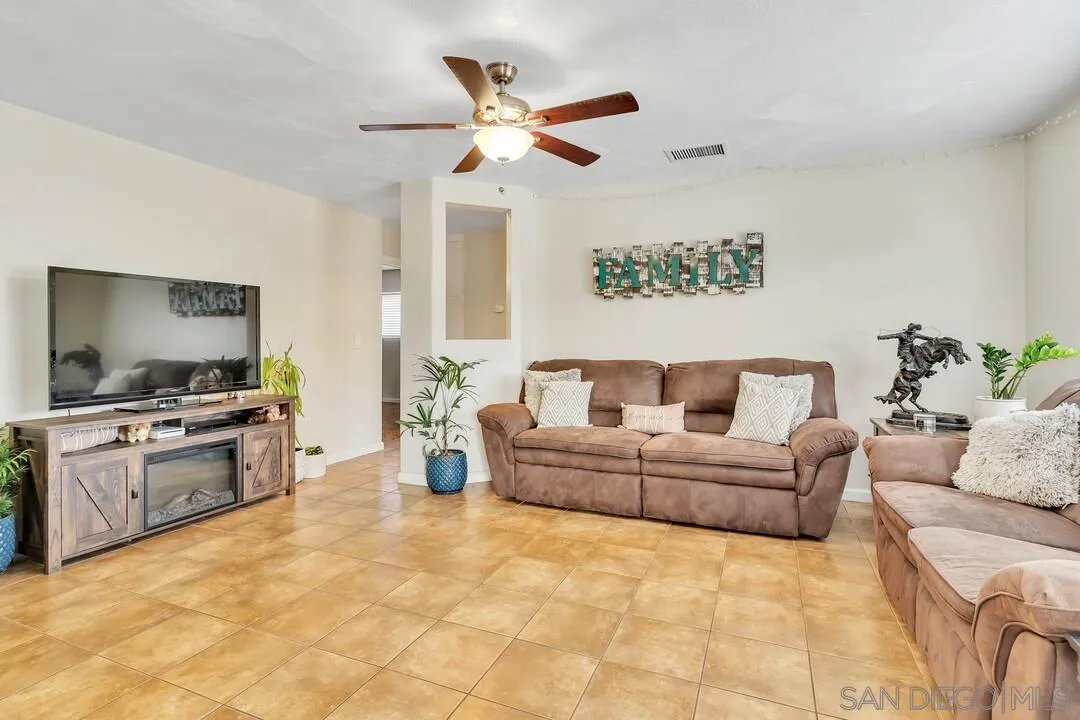 13730 Ridge Hill Road El Cajon, CA 92021 - Photo 11 of 42 Gallery Image 11
