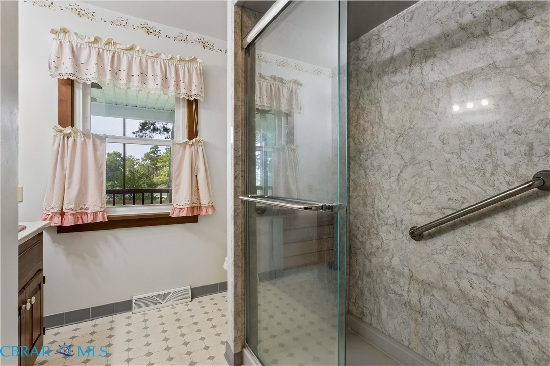 4382 John's Point Road Gloucester, VA 23061 - Photo 21 of 59
