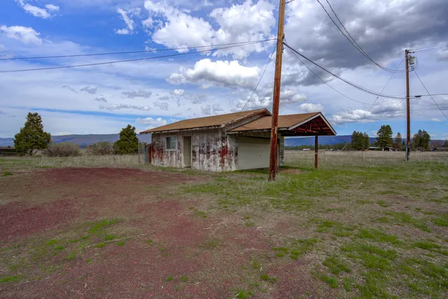 $200,000 | 45264 State Highway, McArthur, CA 96056