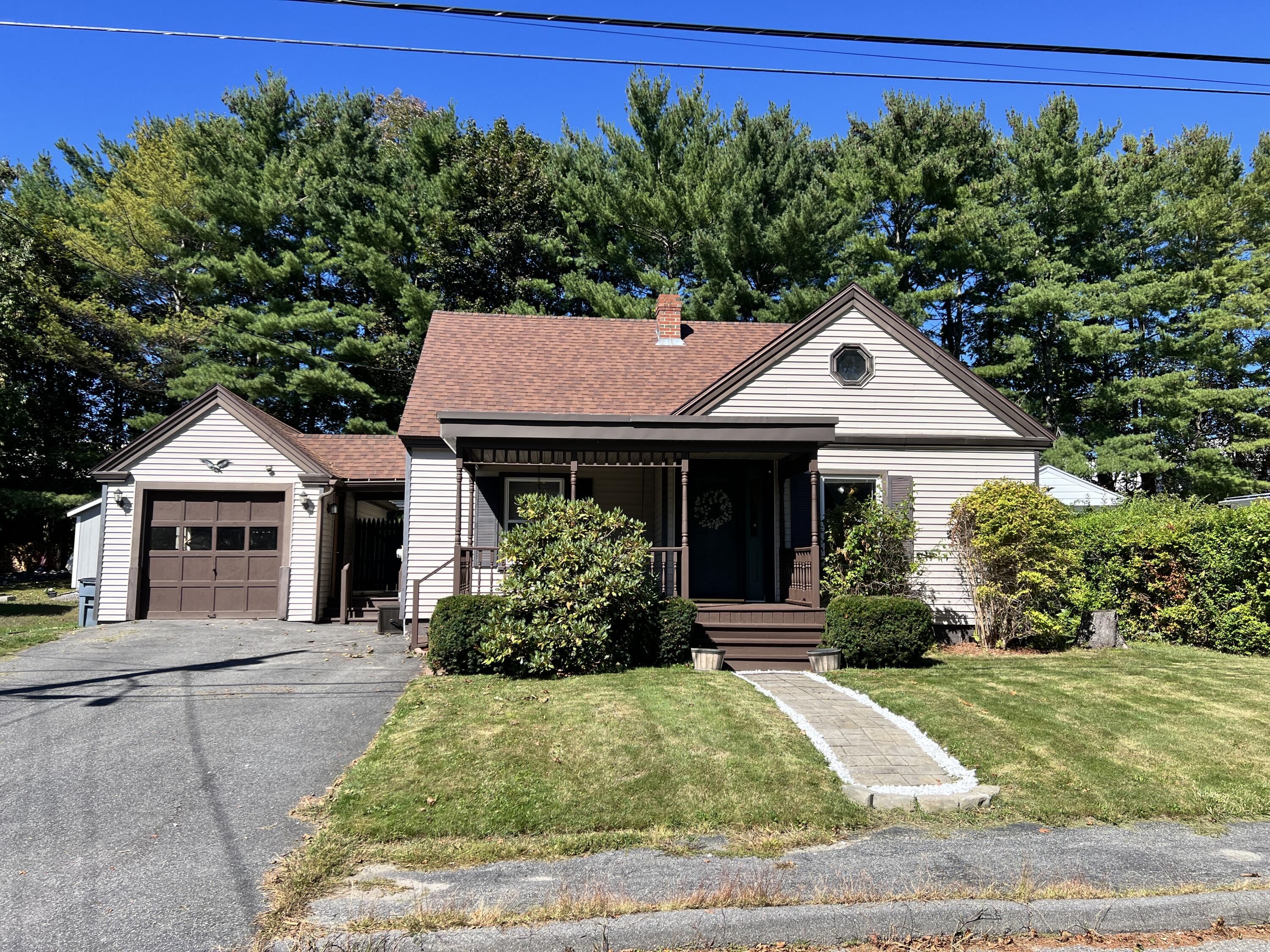 15 Collette Street Waterville, ME 04901 - Photo 2 of 19 Front