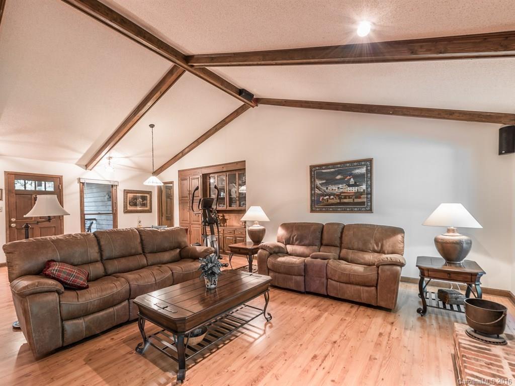 11420 Idlewild Road Matthews, NC 28105 - Photo 4 of 24 Gallery Image 4