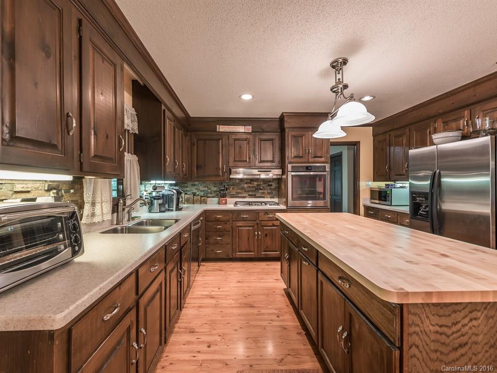 11420 Idlewild Road Matthews, NC 28105 - Photo 9 of 24 Gallery Image 9