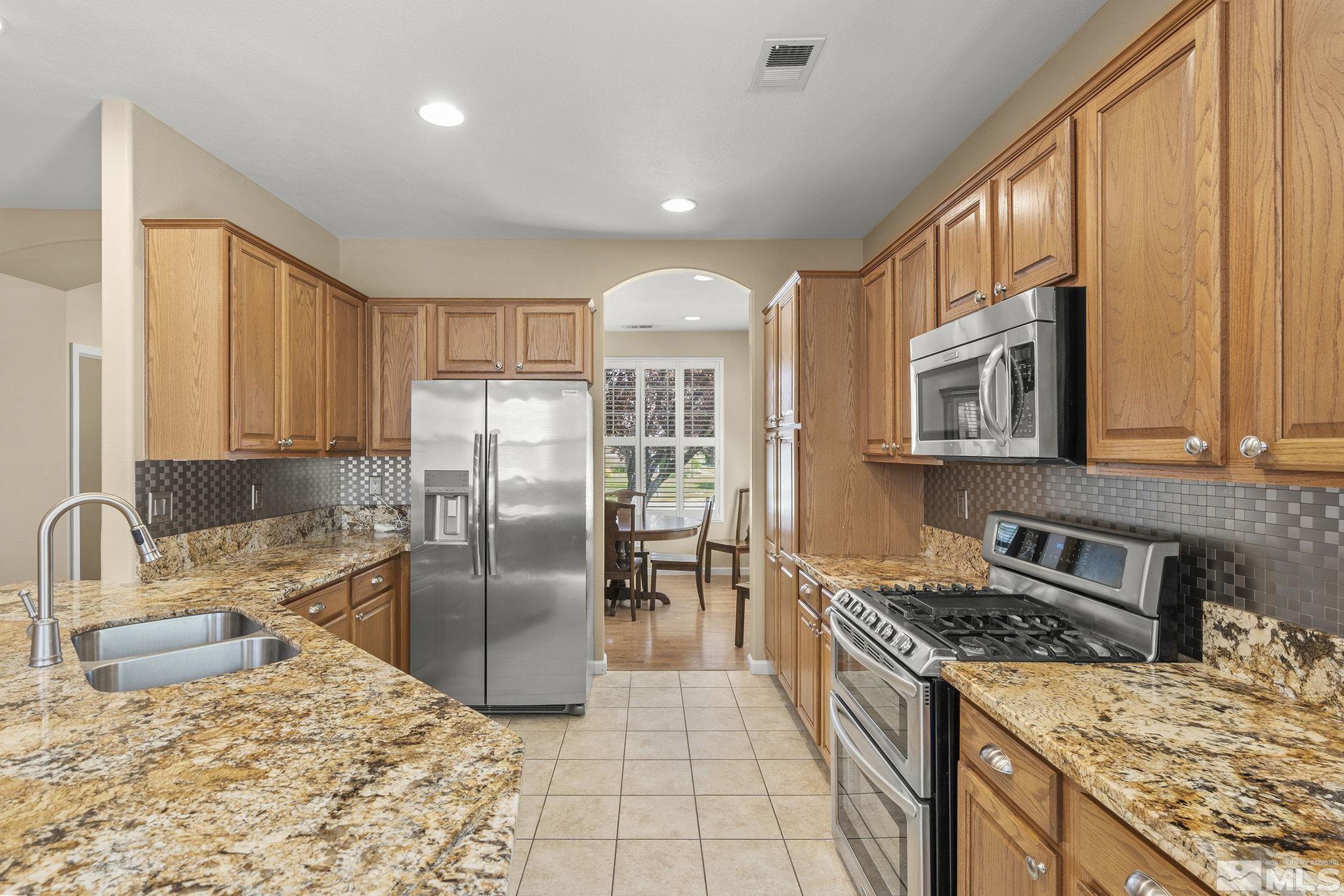 10469 Summershade Lane Reno, NV 89521 - Photo 4 of 28 Photo 4