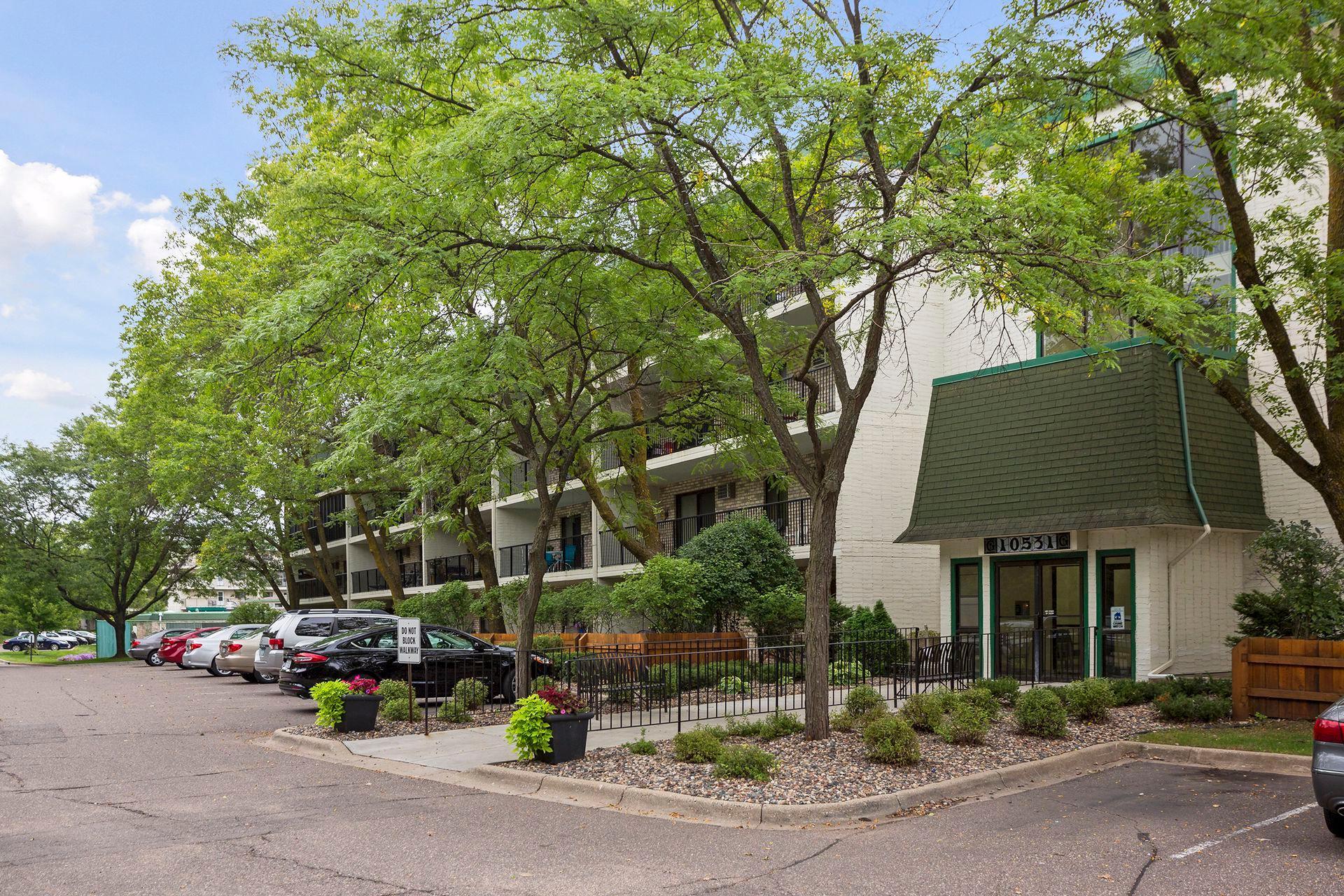 10531 Cedar Lake Road, Unit 212 Minnetonka, MN 55305 - Photo 2 of 48