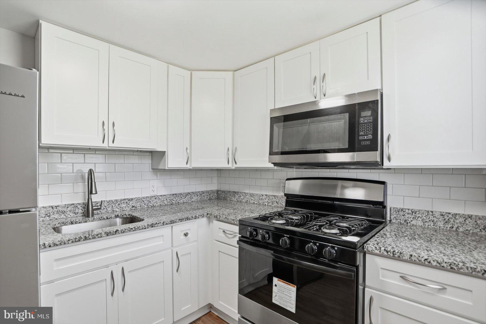 17 Sollers Point Road Dundalk, MD 21222 - Photo 8 of 31