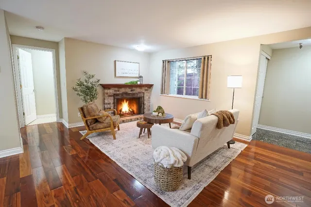 $360,000 | 633 Northwest 85th Street, Unit 102, Seattle, WA 98117