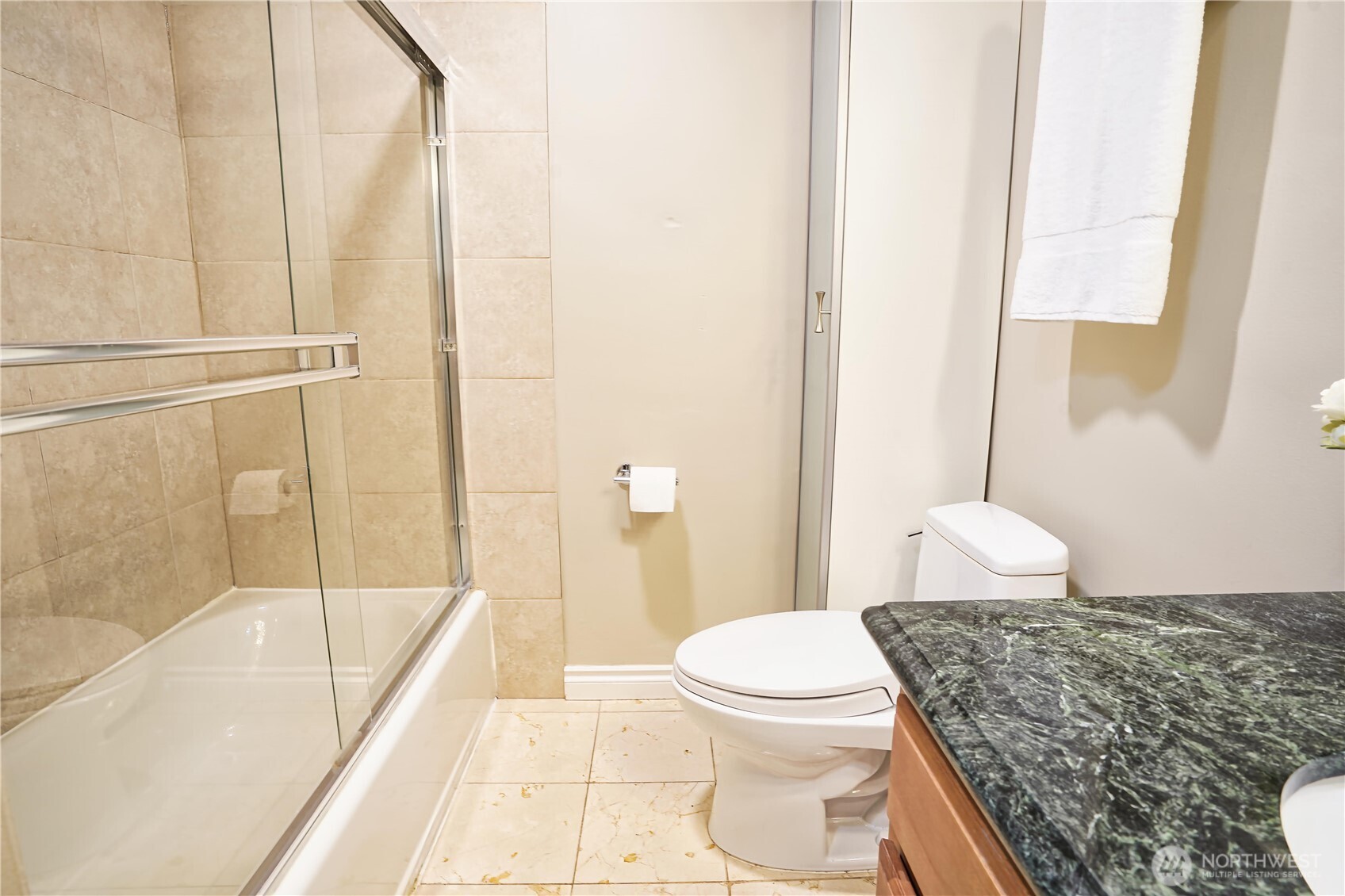 633 Northwest 85th Street, Unit 102 Seattle, WA 98117 - Photo 12 of 20